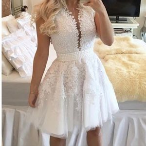 A-Line/Princess Sleeveless V-neck Tulle Beading Short/Mini Dresses/Bridal
